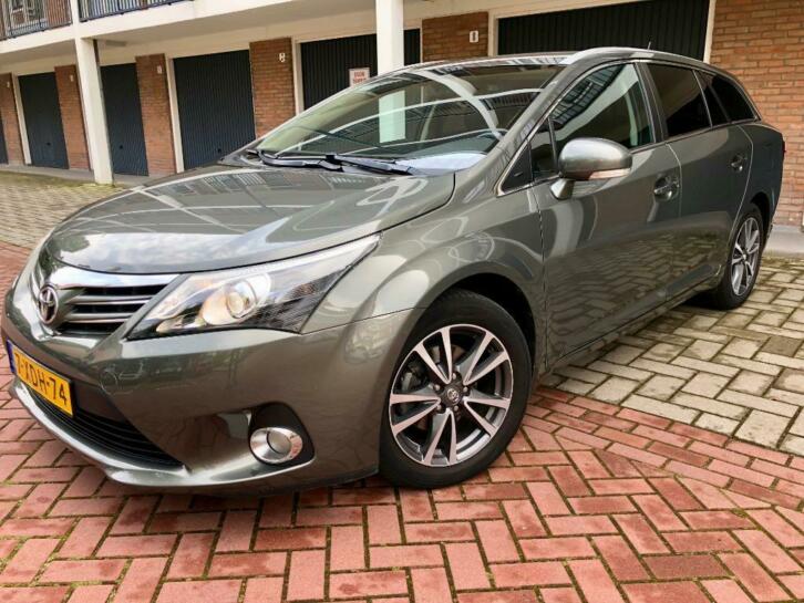 Toyota Avensis 1.8 Vvt-i Wagon Dynamic Business 2014