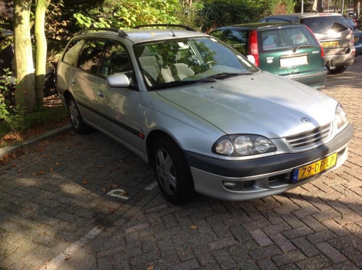 Toyota Avensis 2.0 Linea SOL WGN 16V AUT 1999 Grijs