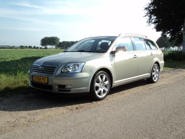 Toyota Avensis 2.0i 16V WGN AUTOMAAT-LEER-NAVI-NIEUWSTAAT