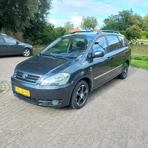 Toyota Avensis Verso 2.0 D4-d 6-SEATER 2002 Grijs