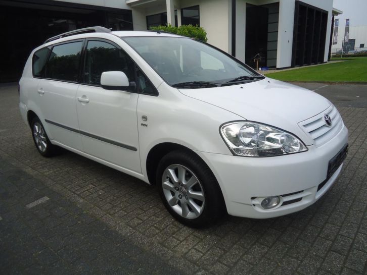 Toyota Avensis Verso 2.0i Automatic Airco 7 Pers.