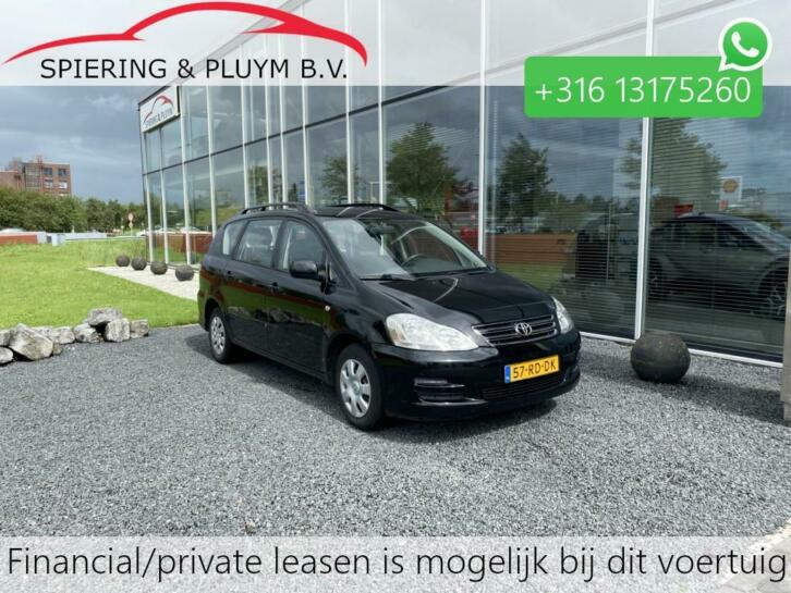 Toyota Avensis Verso 2.0i Luna 7 Persoons met trekhaak .