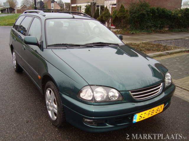 Toyota Avensis Wagon 1.6 Sol bj2-1998 