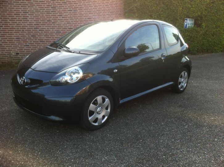 Toyota Aygo 1.0 12V 3 Drs antraciet Full Option Airco