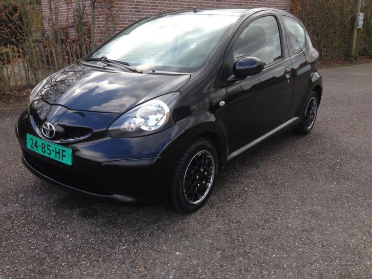 Toyota Aygo 1.0 12V 3 Drs Zwart Full option Airco