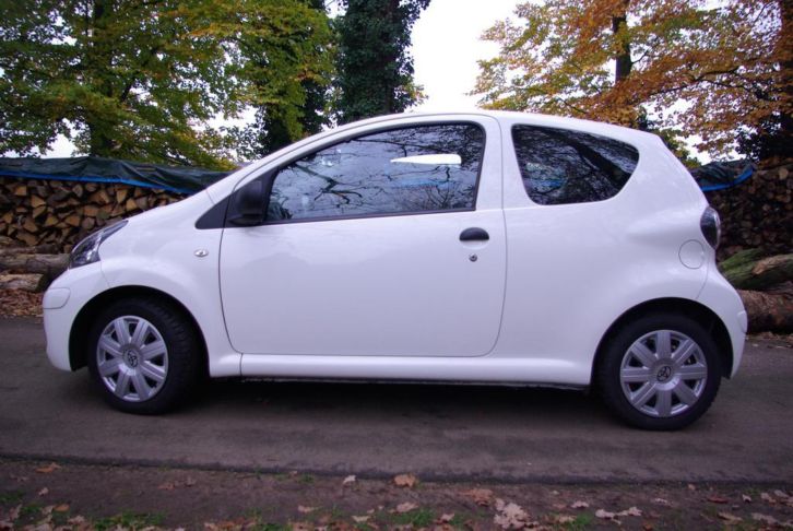 Toyota Aygo 1.0 12V 3DRS 2011 Wit met garantie