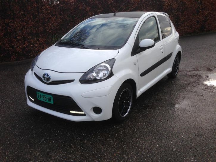Toyota Aygo 1.0 12V 5 Drs Wit Full Option 2012 27.000 Km