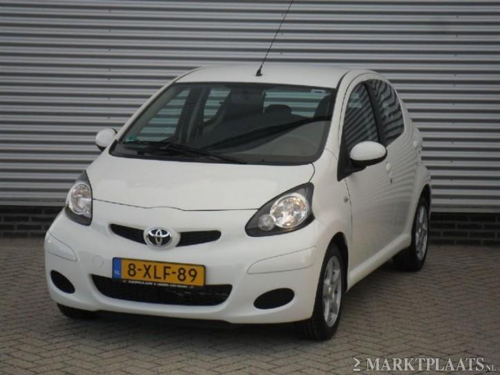 Toyota Aygo 1.0 -12V 5DRS MET AIRCO.... (bj 2011)