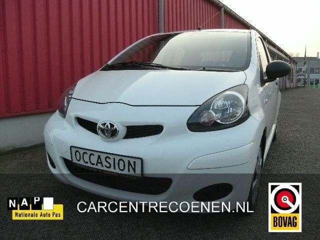 Toyota Aygo 1.0-12v Access  Stuurbekr. (bj 2011)