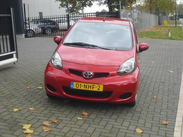 Toyota Aygo 1.0-12V Aspir. Red