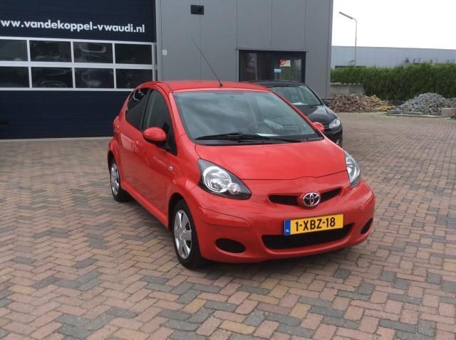 Toyota Aygo 1.0-12V Asp.Red. Navi.Airco.5drs.