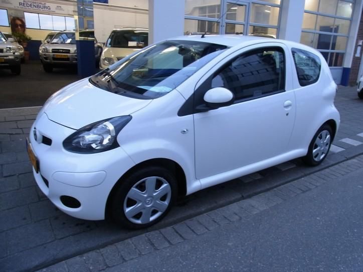 Toyota Aygo 1,0-12V Comfort  AIRCO (bj 2009)