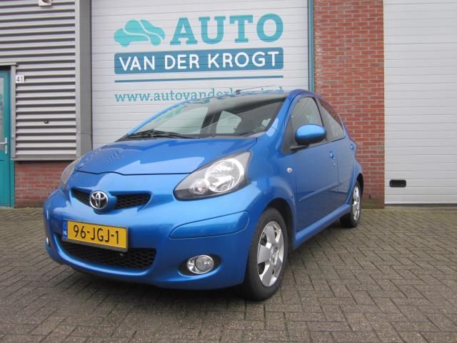 Toyota Aygo 1.0-12V Dynamic Blue Aut. 5 Drs