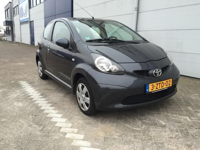 Toyota Aygo 1.0-12V  elektrische ramencentraal d.v.