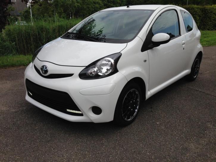 Toyota Aygo 1.0 12V VVT 3 Drs Wit Full Option Airco Led ver