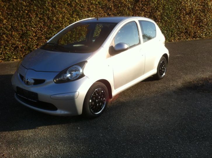 Toyota Aygo 1.0 12V VVT 5 Drs Zilver Airco