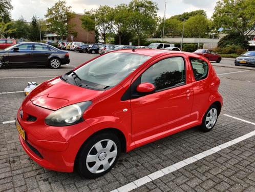 Toyota Aygo 1.0 12V Vvt-i 3DRS 2006 Rood Airco