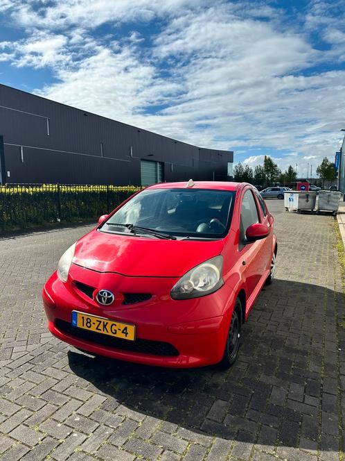 Toyota Aygo 1.0 12V Vvt-i 3DRS MMT 2006 Rood Airco