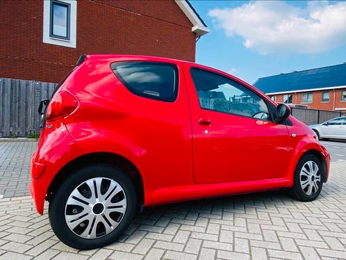 Toyota Aygo 1.0 12V Vvt-i 3DRS MMT 2006 Rood met nieuwe APK