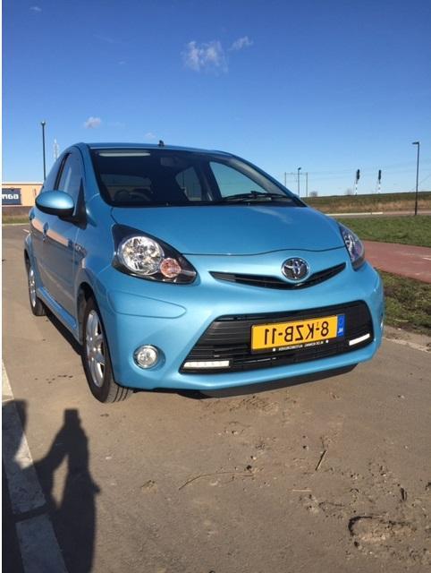 Toyota Aygo 1.0 12V Vvt-i 5DRS 10-2013 Blauw