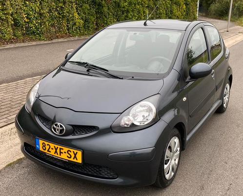 Toyota Aygo 1.0 12V Vvt-i 5DRS 2007 Grijs