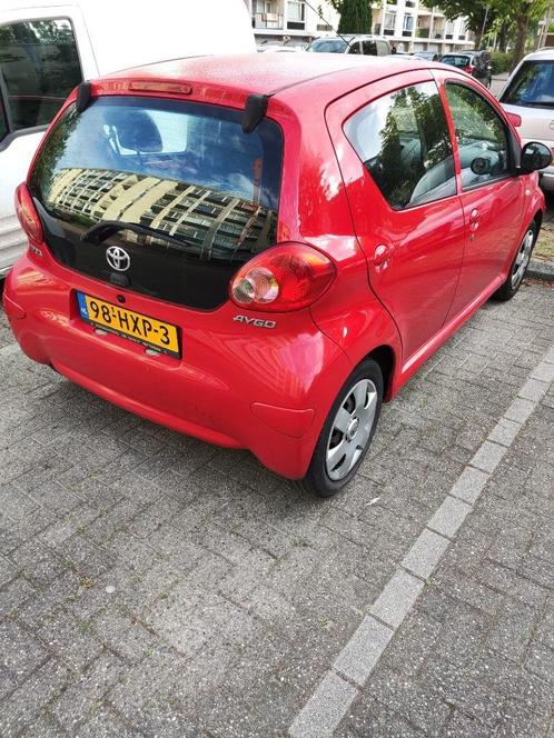 Toyota Aygo 1.0 12V Vvt-i 5DRS 2007 Rood