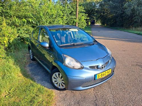 Toyota Aygo 1.0 12V Vvt-i 5DRS 2009 Blauw airco elec ramen