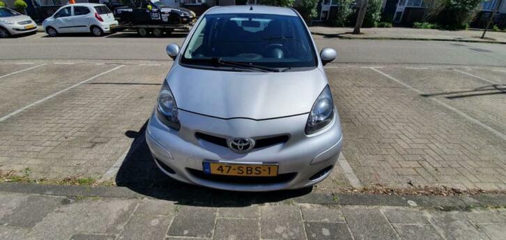 Toyota Aygo 1.0 12V Vvt-i 5DRS 2009 Grijs