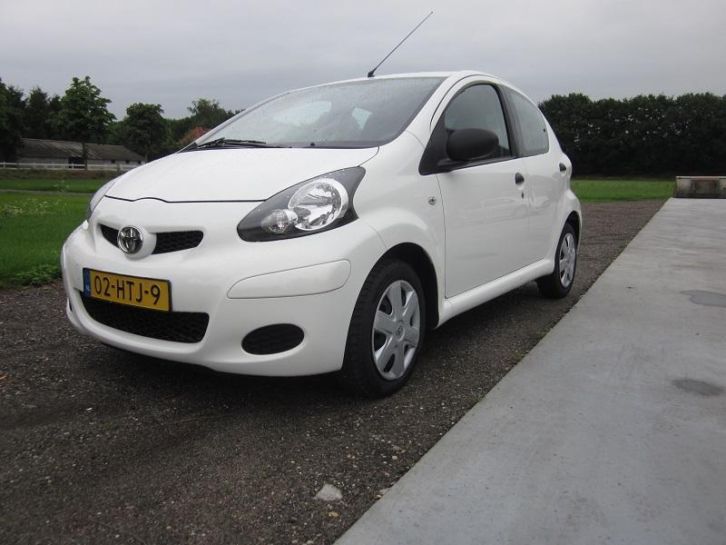 Toyota Aygo 1.0 12V Vvt-i 5DRS 2009 Wit