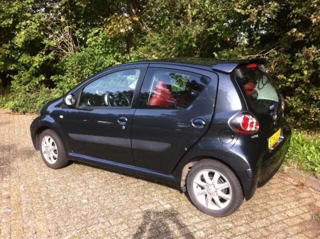 Toyota Aygo 1.0 12V VVT-I 5DRS 2010 Grijs