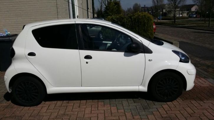 Toyota Aygo 1.0 12V Vvt-i 5DRS 2011 Wit