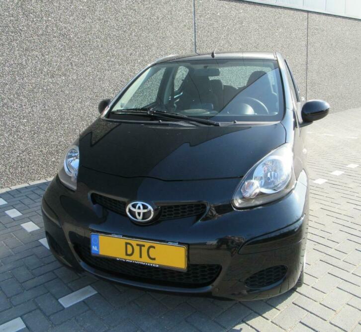 Toyota Aygo 1.0 12V Vvt-i 5DRS 2011 Zwart Navigatie NAP