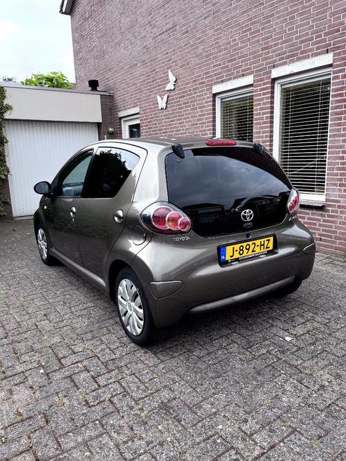 Toyota Aygo 1.0 12V Vvt-i 5DRS 2012 Bruin