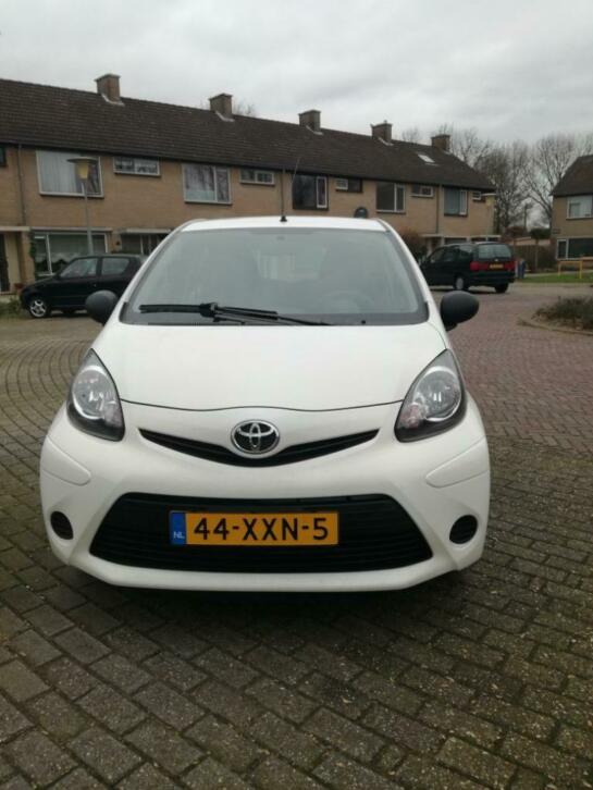 Toyota Aygo 1.0 12V Vvt-i 5DRS 2012 Wit