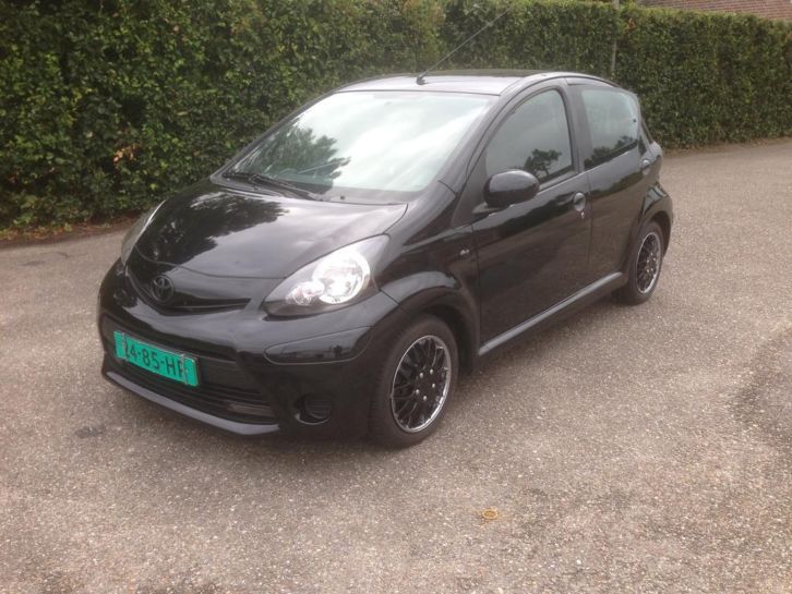 Toyota Aygo 1.0 12V Vvt-i 5DRS 2012 Zwart Airco