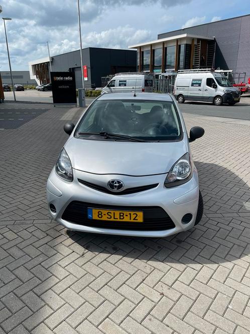 Toyota Aygo 1.0 12V Vvt-i 5DRS 2013 Grijs