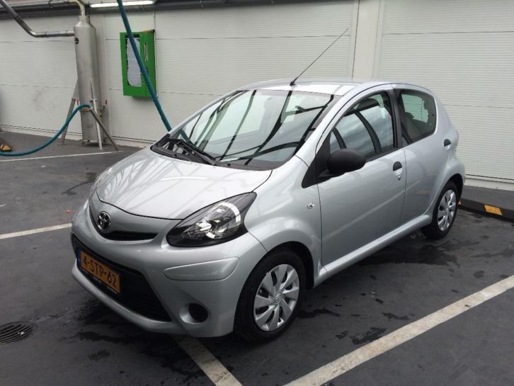 Toyota Aygo 1.0 12V VVT-I 5DRS 2013 Grijs