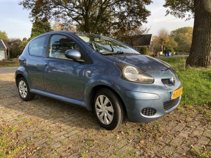 Toyota Aygo 1.0 12V Vvt-i 5DRS MMT 2010 Blauw