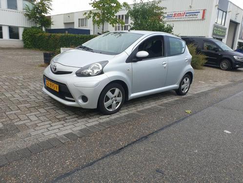 Toyota Aygo 1.0 12V Vvt-i 5DRS MMT 2012 automaat, airco
