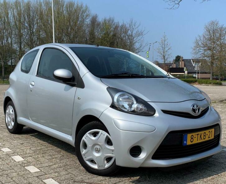 Toyota Aygo 1.0 12V Vvt-i Comfort 3DRS MMT 2012 Grijs