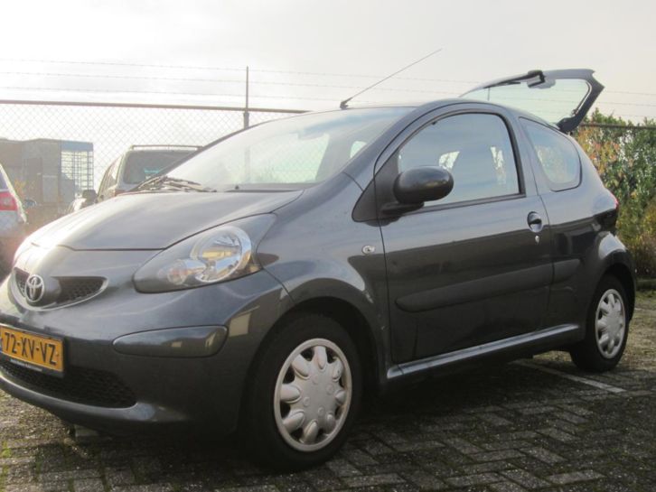 Toyota Aygo 1.0 - 2006 airco, net onderhoudsbeurt, rijklaar