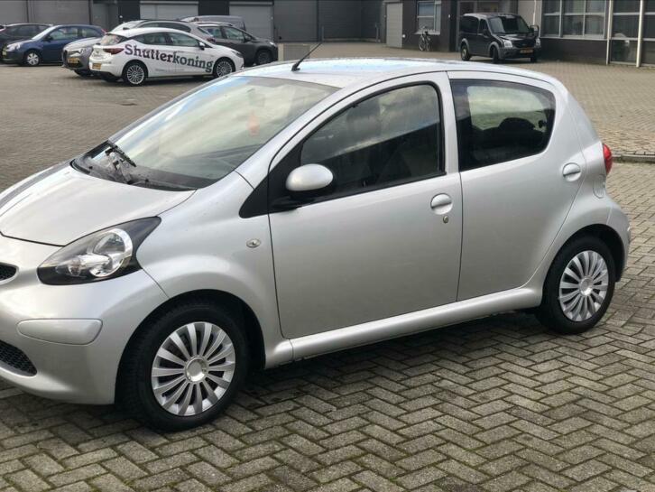 Toyota aygo 1.0 5drs airco electr ramen NIEUWE APK 03- 2021