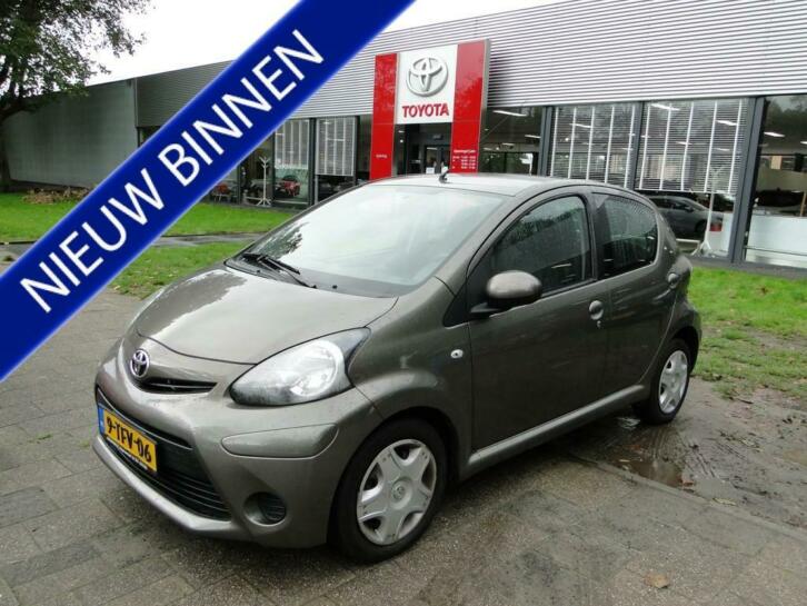 Toyota Aygo 1.0 Aspiration ltd AIRCO 5-drs . (bj 2013)