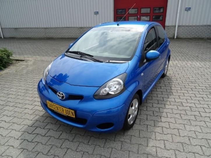 Toyota Aygo 1.0 dynamic blue  Airco  Lichtmetalen velgen