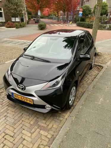 Toyota Aygo 1.0 Vvt-i 5drs x-play 2015 Zwart