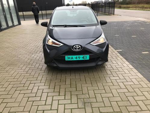 Toyota Aygo 1.0 Vvt-i 72pk 5D 2021 Grijs55771km zgan 9850.-