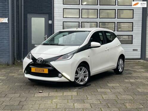 Toyota Aygo 1.0 VVT-i X-Play  Camera  Airco  LMV  5-DRS