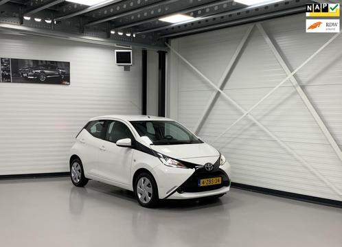 Toyota Aygo 1.0 VVT-i X-Play LEDCameraMultiMedia Bluetoot