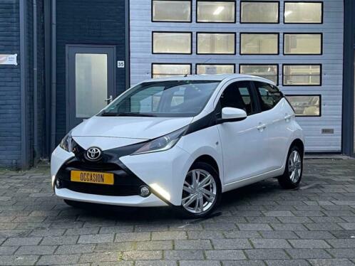 Toyota Aygo 1.0 VVT-i X-Play  Navi  Camera  Airco  LMV 