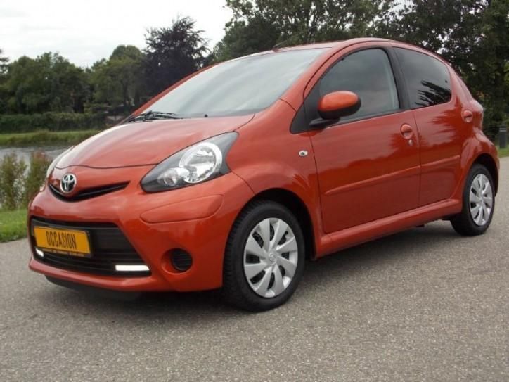 Toyota Aygo 1.0VVTI Dynamic Orange  Airco  5-DRS  Topstaa